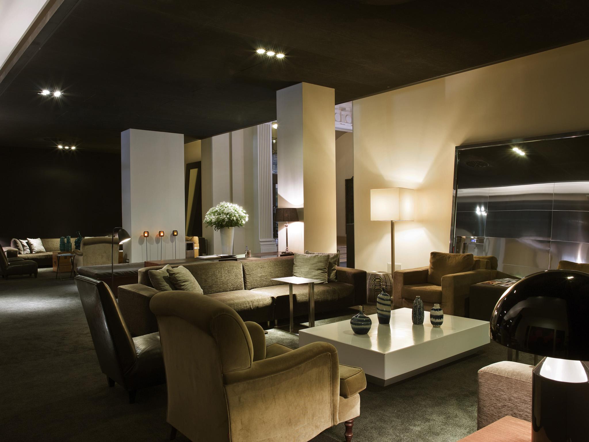 แกรนด์ โฮเต็ล เซ็นทรัล Hotel บาร์เซโลนา ภายนอก รูปภาพ The lounge at the airport