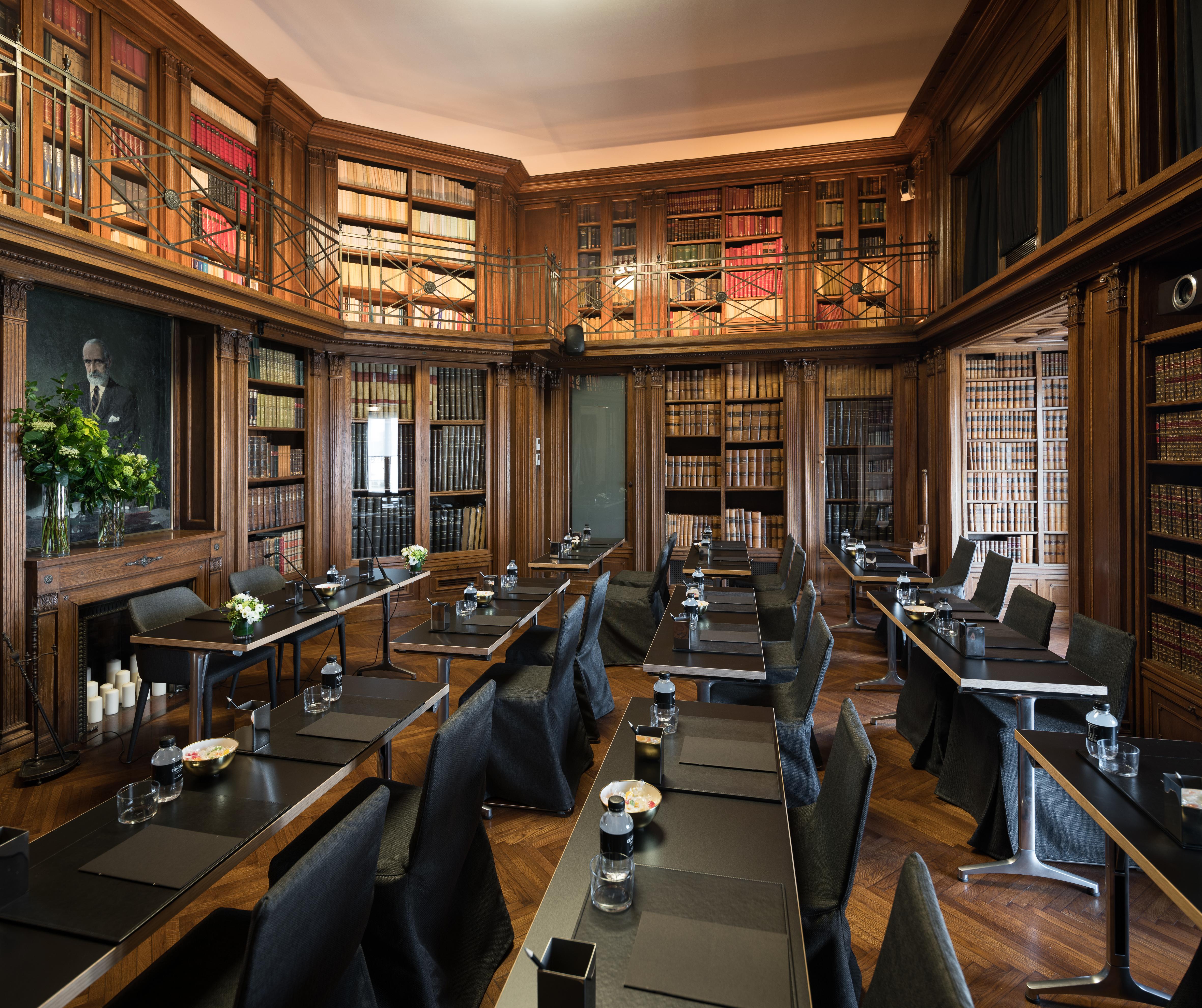 แกรนด์ โฮเต็ล เซ็นทรัล Hotel บาร์เซโลนา ภายนอก รูปภาพ The Library at The Ivy, St John's Wood