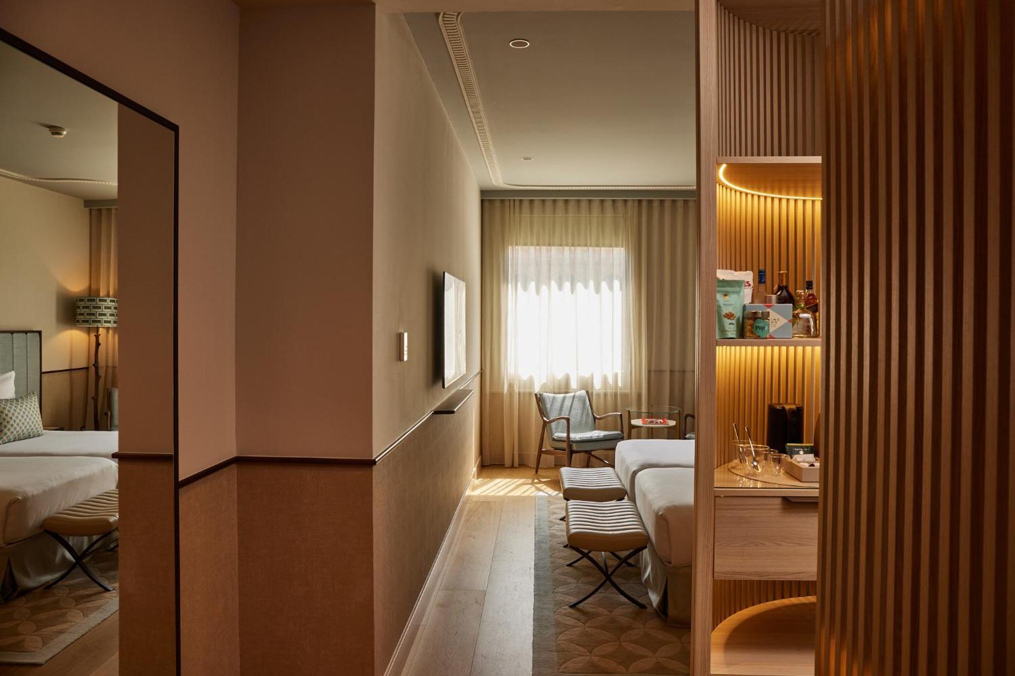 แกรนด์ โฮเต็ล เซ็นทรัล Hotel บาร์เซโลนา ภายนอก รูปภาพ A room at the hotel